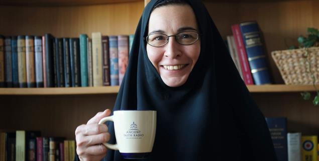 Lügen durchschauen: Die Homepage von Schwester Vassa ist ein Ort für orthodoxe Intellektuelle, die der Kriegstheologie des Patriarchen widersprechen. (www.facebook.com / CoffeeWithSisterVassa)