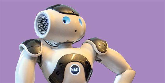 Kann ohne WLAN nicht Hallo sagen: Noch ersetzt Roboter Nao keine Pfarrpersonen. (Foto: Deutscher Katholikentag 2024)