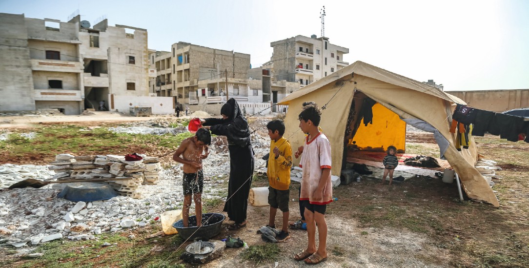 Katastrophale Zustände: Eine heimatlos gewordene Familie in Idlib. (Foto: PA / Middle East Images / Bilal Alhammoud)