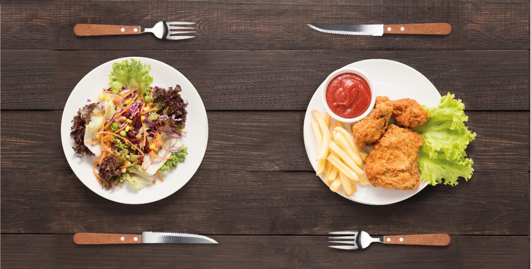 Mampf ohne Kampf: Hier haben es zwei sehr unterschiedliche Ernährungsweisen immerhin an einen Tisch geschafft.(Foto: istock by Getty / villagemoon)