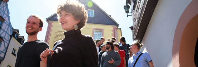 Studierende der Cusanus-Hochschule in Bernkastel-Kues, sie suchen nach den Bedingungen eines guten Lebens für alle (Foto: Feller)