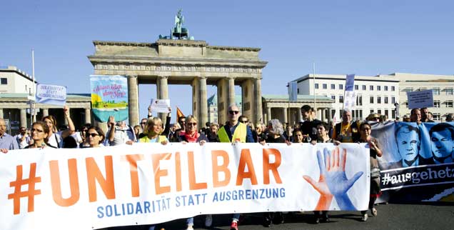 Bündnis»Unteilbar«: Mehr als 200.000 Menschen demonstrieren im Oktober 2018 in Berlin gegen Rassismus und Ausgrenzung. (Foto: pa/Marcel Delamer/Geisler-Fotopress)