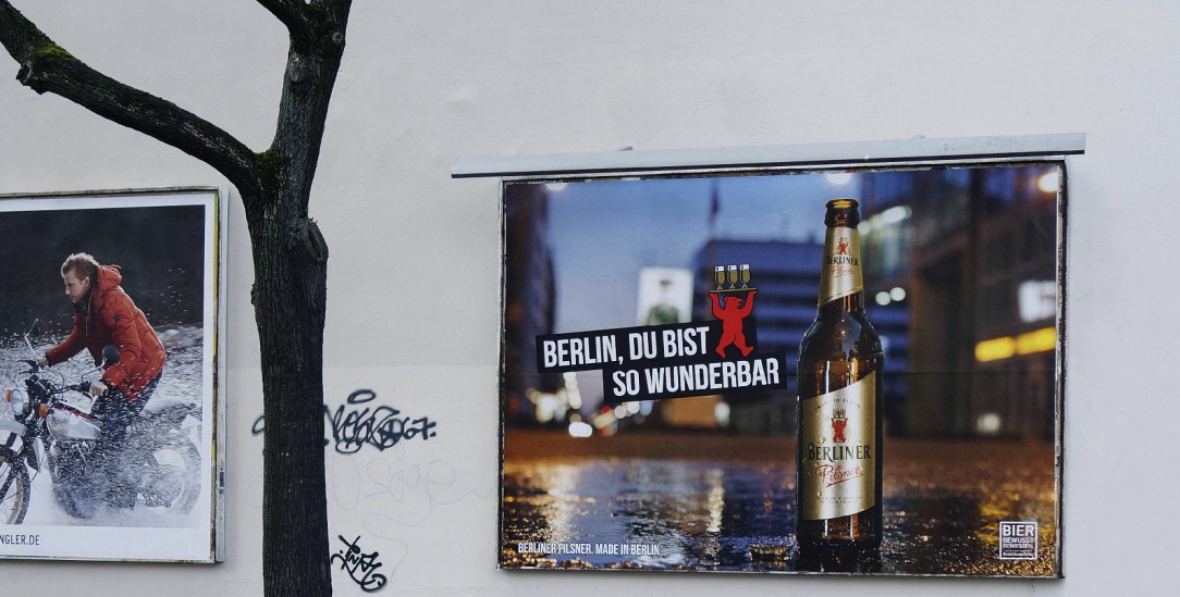 Noch immer erlaubt: Werbung für Alkohol (Foto: imago/Steinach)