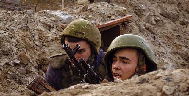 Rekrutenausbildung im Schützengraben: Der Ukraine fehlen Soldaten. (Foto: pa/Marek Antoni Iwanczuk / SOPA Images/Sipa USA)