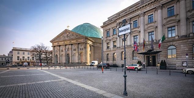 Für neuen Glanz ist Geld da: Umbau der Hedwigskathedrale in Berlin kostete 44,2 Millionen Euro (Foto: Imago / Jürgen Ritter)