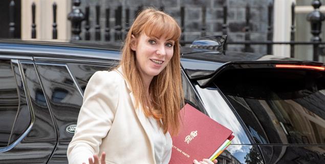 Angela Rayner passt eigentlich nicht ins britische Establishment (Foto: PA / Thomas Krych) 