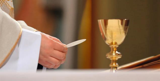 Mehr als ein Kultvorsteher: Das Amt des Priesters ist im Neuen Testament weit gefasst (Foto: istock/by Getty Images/wideonet)